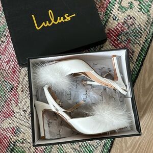 Lulus white point toe heels